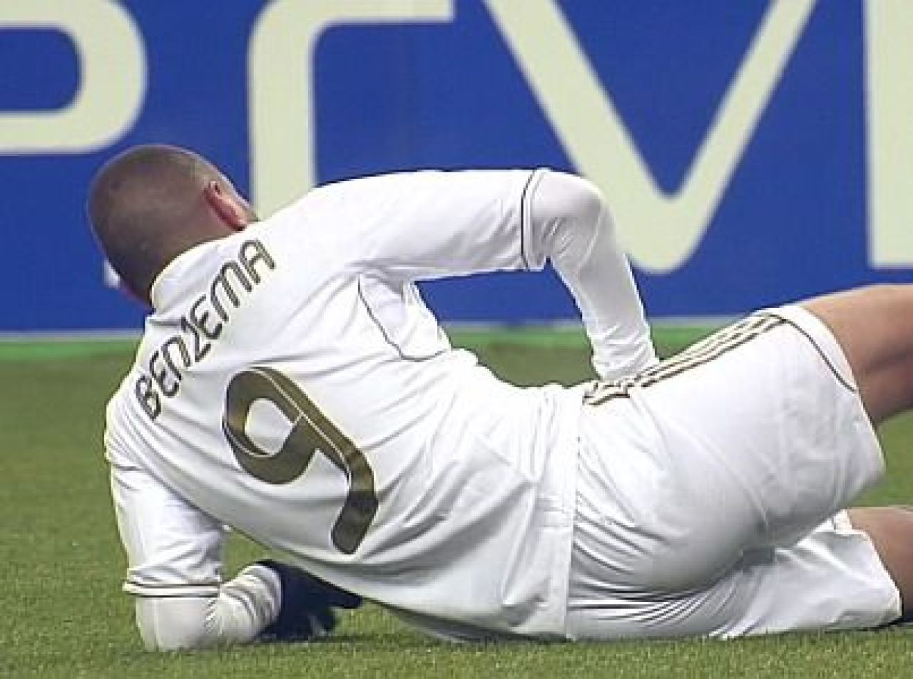 VIDEO: Rusii au scos surpriza de la frigider: TSKA Moscova 1-1 Real Madrid! TSKA a inscris in min. 93! Benzema, rapus de gerul de la Moscova!_4