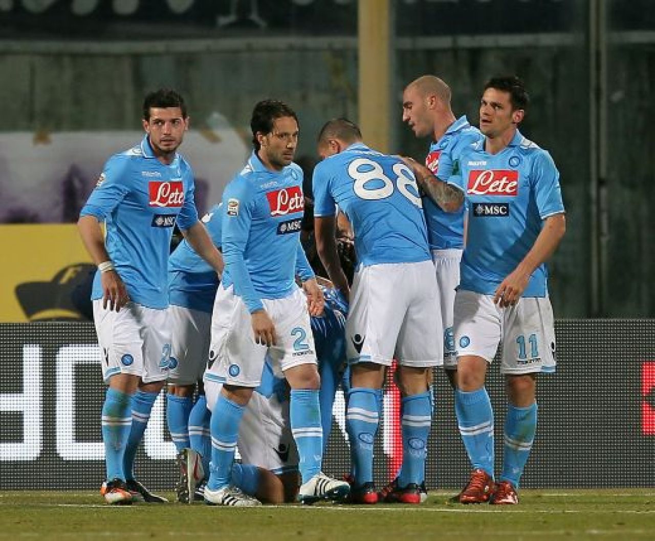 VIDEO: Carnavalul de pe San Paolo: Napoli 3-1 Chelsea! Cavani este noul Maradona; Lavezzi a reusit DUBLA!_6
