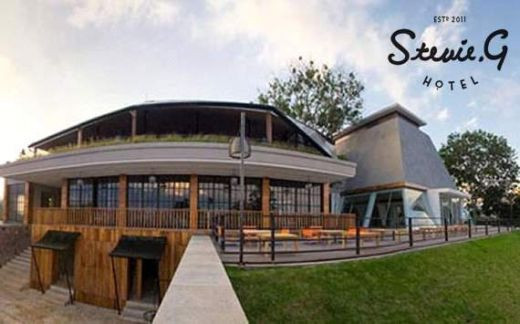 Asta inseamna sa fii NEBUN dupa echipa ta! LUXUL in care miliardarii de la United, Chelsea si Arsenal au INTERZIS