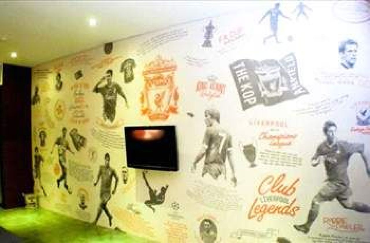 Asta inseamna sa fii NEBUN dupa echipa ta! LUXUL in care miliardarii de la United, Chelsea si Arsenal au INTERZIS_2