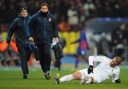 Mourinho s-a intors INGHETAT din Rusia! Accidentarea care ajuta Barca in lupta pentru titlul! Cat va lipsi Benzema: