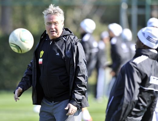 Anji pregateste o BOMBA in 48 de ore! Doi fosti galactici de 70mil &euro; pot ajunge in Rusia langa Eto o! Pe cine a pus ochii Guus Hiddink: