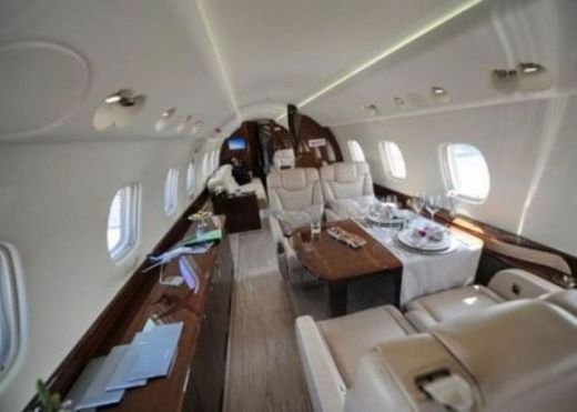 Cel mai meserias actor-cascador-cantaret-coregraf de la Hollywood si-a cumparat un SUPER avion! A dat 'doar 30 mil$! FOTO_7