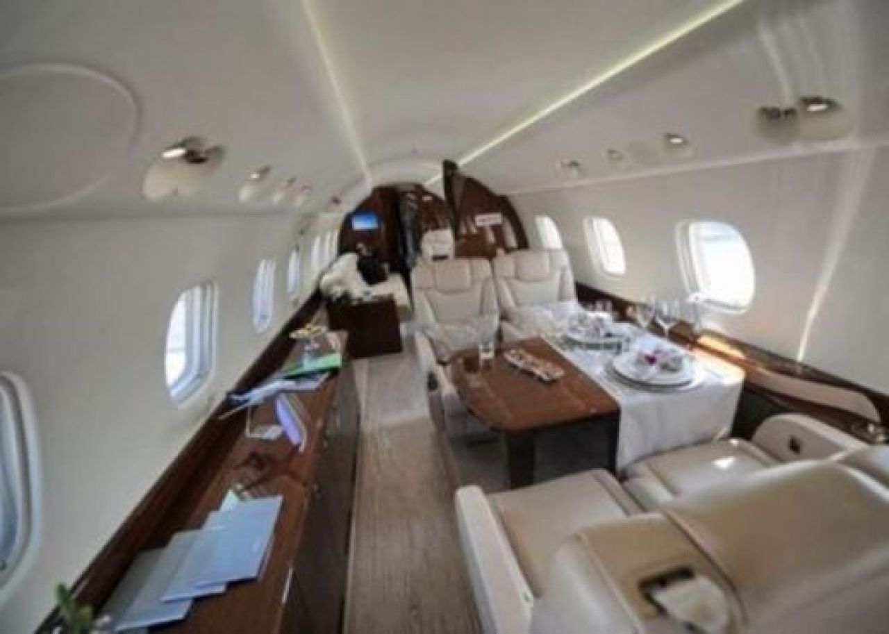Cel mai meserias actor-cascador-cantaret-coregraf de la Hollywood si-a cumparat un SUPER avion! A dat 'doar 30 mil$! FOTO_7