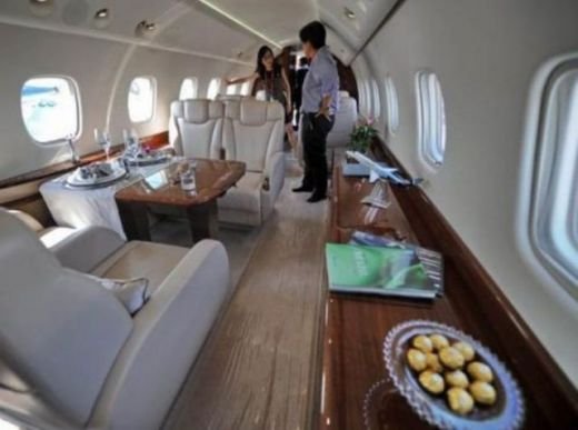 Cel mai meserias actor-cascador-cantaret-coregraf de la Hollywood si-a cumparat un SUPER avion! A dat 'doar 30 mil$! FOTO_9