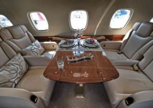 Cel mai meserias actor-cascador-cantaret-coregraf de la Hollywood si-a cumparat un SUPER avion! A dat 'doar 30 mil$! FOTO_10