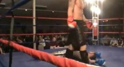 Cel mai PENAL luptator de kickboxing s-a facut singur KO! Adversarul nici nu a apucat sa-l loveasca :)) VIDEO NEBUN