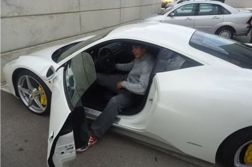 FOTO Nadal si-a tras un super bolid de 200.000 de euro! In ce masina a venit la ultimul antrenament!