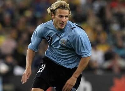Vedetele Uruguayului habar n-au cu cine joaca! Forlan nu stie decat UN JUCATOR din nationala Romaniei!