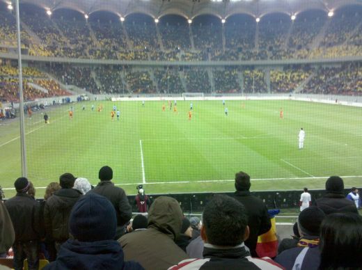 FOTO: Scene INCREDIBILE pe National Arena! Stewarzii au evacuat spectatorii care ii injurau pe Sandu si Dragomir! Ce banner au interzis:_1