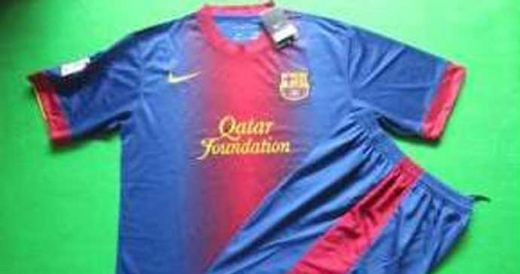 INCREDIBIL! Poti avea noul tricou al Barcelonei inaintea lui Messi! Cat costa cel mai scump cadou pentru fani