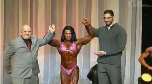 O romanca a urcat pe podium&nbsp;la Arnold Classic! Comentatorii au innebunit: Are o calitate musculara extraordinara FOTO