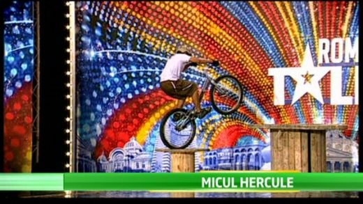 VIDEO: Cel mai puternic copil din lume a facut senzatie la "Romanii au talent"! Vezi momentul cu care a ridicat tot publicul in picioare!