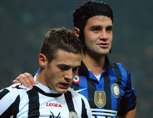 Romanii se autoexclud din Italia: Mutu, trimis in Serie B, Torje e jucat numai de Piturca, Lobont, bagat in poarta pentru ca e singurul cu manusi la el :)