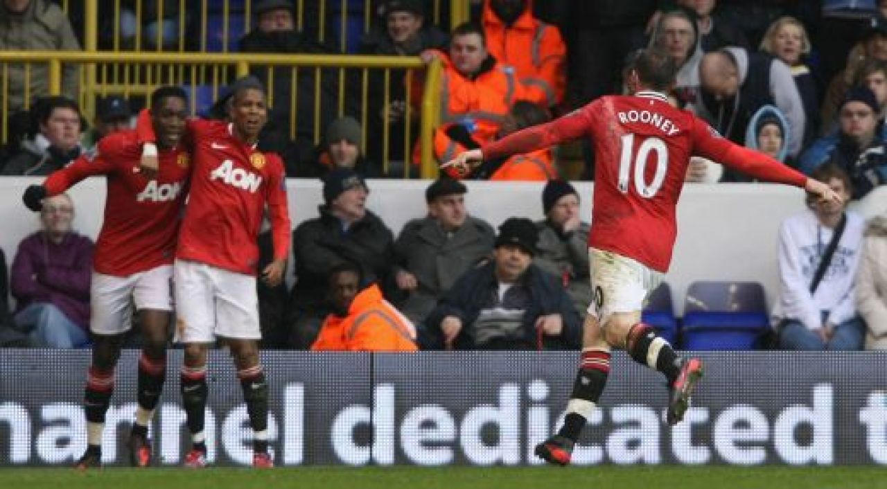 United ramane la 2 puncte de lider: Tottenham 1-3 Manchester United! Dubla Young, gol anulat Adebayor!_5