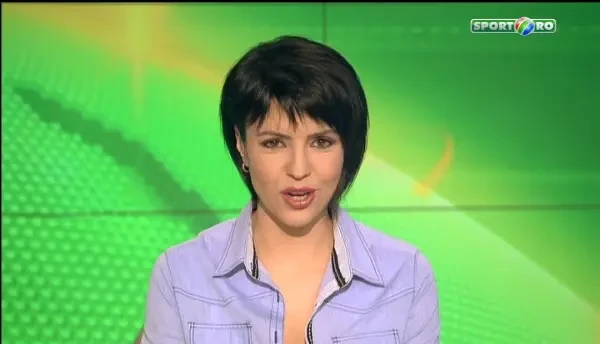 VIDEO: N-ai mai vazut asa ceva! Se trag de par si isi trimit lovituri URATE in zone sensibile: batai nebune intre fete la arte martiale in Romania!