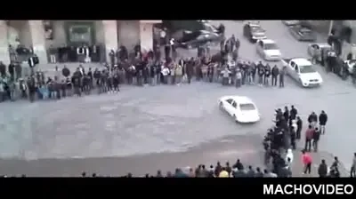 Cum se fac DRIFTURILE in Libia: Daca nu iti ies esti MORT! Video incredibil