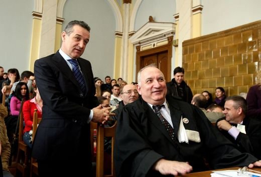 Procurorul cere 6 ani de puscarie pentru Becali si 2 pentru Piturca: Oameni ca Becali corup si compromit fotbalul ! Vezi cand se da sentinta!