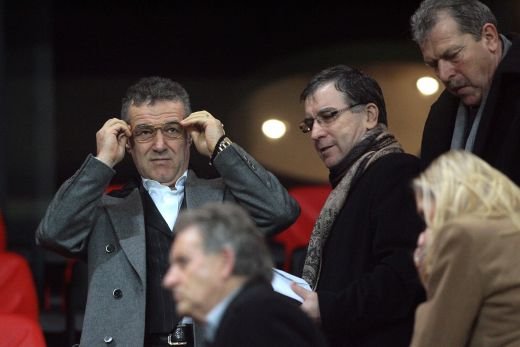 Becali isi pune in cap toti fanii daca face asta! GAFA pe care suporterii nu i-ar mai ierta-o! Ce risca Steaua in urmatoarele 3 meciuri: