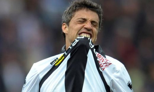 Mutu i-a facut loc sa debuteze in Anglia iar acum cerseste mila echipelor din liga a II-a: Nu avem nevoie de tine