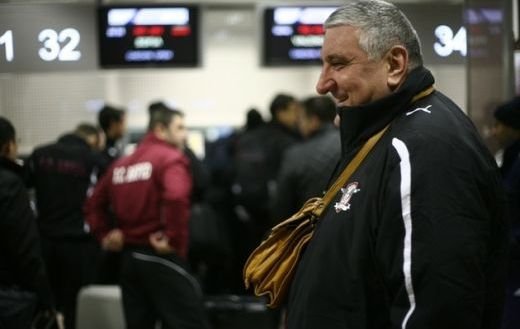 Rica e stelist de mic :) Voi poate ati uitat, dar eu am jucat un an la Steaua! Pentru cascaval ACCEPT oferta lui Gigi!