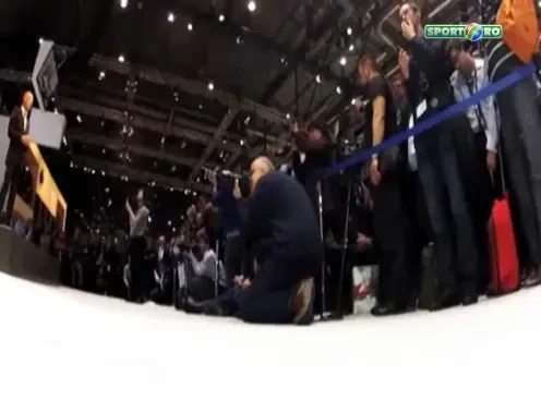 VIDEO: Cea mai bine-tunata romanca, vedeta Salonului de la Geneva!