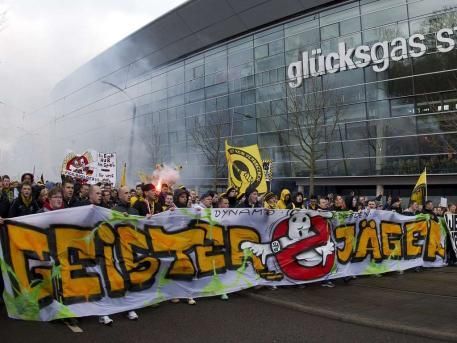 FOTO: Gestul ANULUI in fotbal! Fanii lui Dinamo au cumparat 41.000 de bilete la un meci jucat cu tribunele goale_5