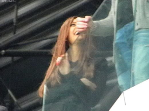 FOTO: Bianca Dragusanu a INCINS un stadion intreg: aparitie SUPER SEXY la U. Cluj - Steaua!_2