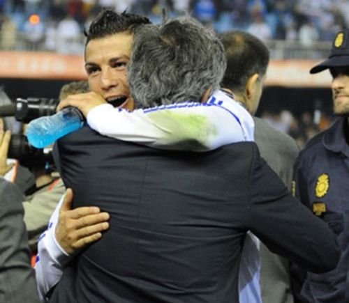 Incredibil! Perez a vrut sa scape si de Casillas si CR7! Mourinho, desfiintat: A facut un lucru INFIORATOR, imnul nostru spune altceva!