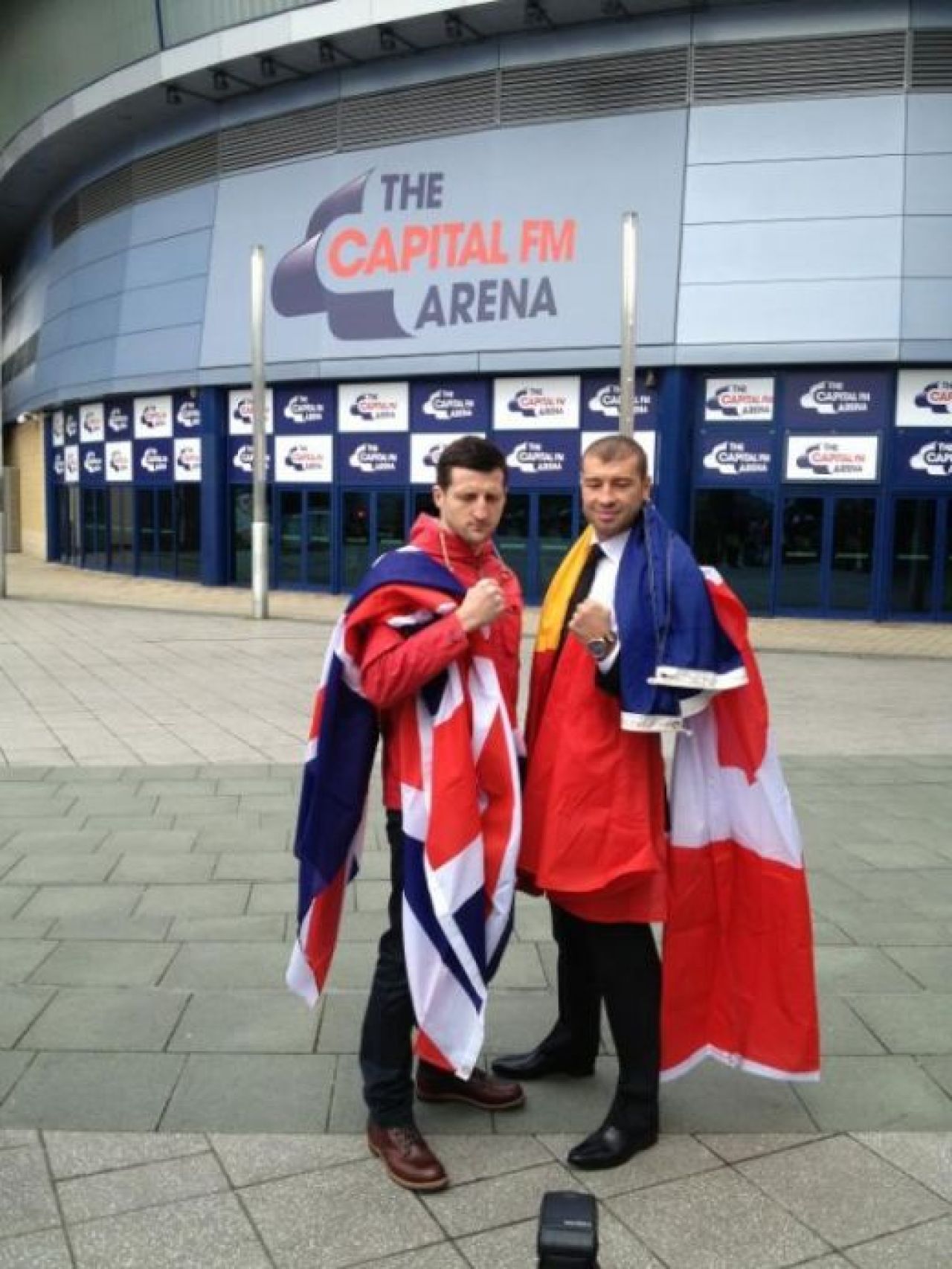 FOTO Bute vrea sa fie SERIFUL din Nottingham! S-a intalnit pentru prima data cu Froch! Cat costa biletele la gala:_1