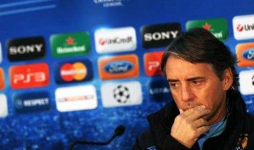 Dumnezeu joaca in Anglia! Un jucator EXPULZAT din Europa a fost rechemat sa ii aduca titlul lui City! Dani Coman, sef de galerie in Giulesti :)