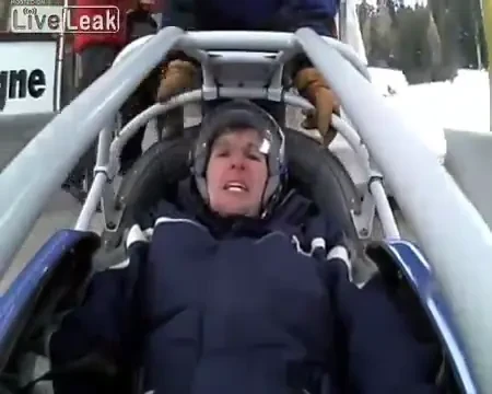 VIDEO FABULOS! Cea mai traumatizanta cursa din istorie: pilotul a FACUT PE EL si a inceput sa planga la final :))