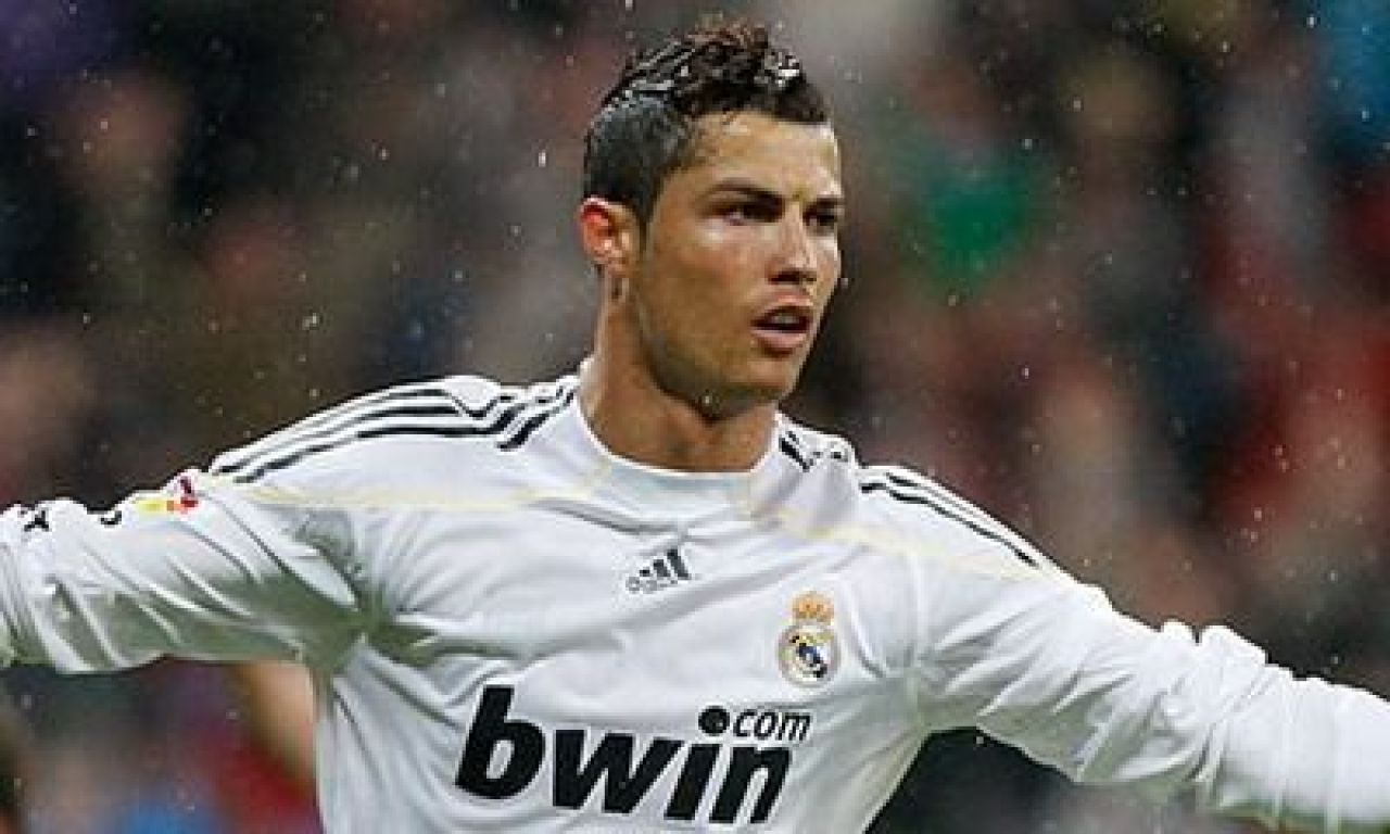 Villarreal 1-1 Real! Senna egaleaza in min. 83 din lovitura libera! Mourinho a fost dat afara! Barca e la 6 puncte de Real! VIDEO_1