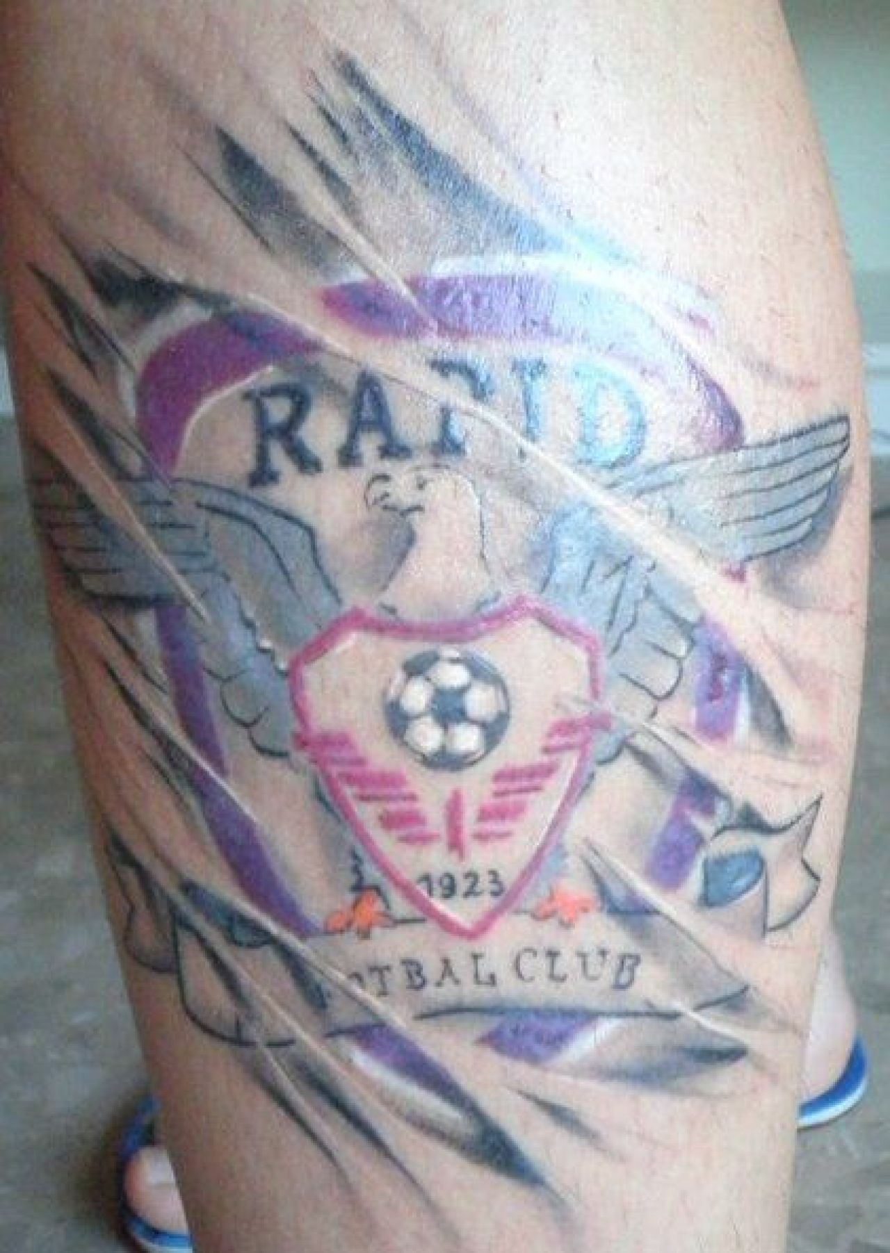 WOW! Si-a tatuat fiecare centimetru pe spate cu Steaua si cei dragi! Trimite-ne si tu tatuajul tau! UPDATE FOTO_21