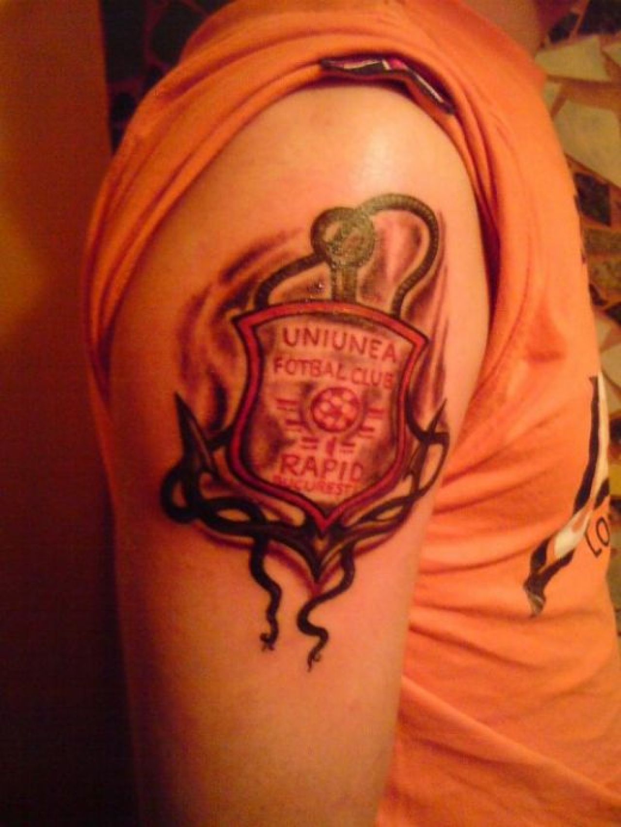 WOW! Si-a tatuat fiecare centimetru pe spate cu Steaua si cei dragi! Trimite-ne si tu tatuajul tau! UPDATE FOTO_23