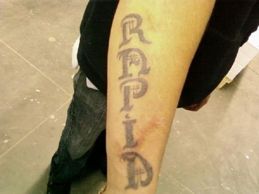 WOW! Si-a tatuat fiecare centimetru pe spate cu Steaua si cei dragi! Trimite-ne si tu tatuajul tau! UPDATE FOTO_24