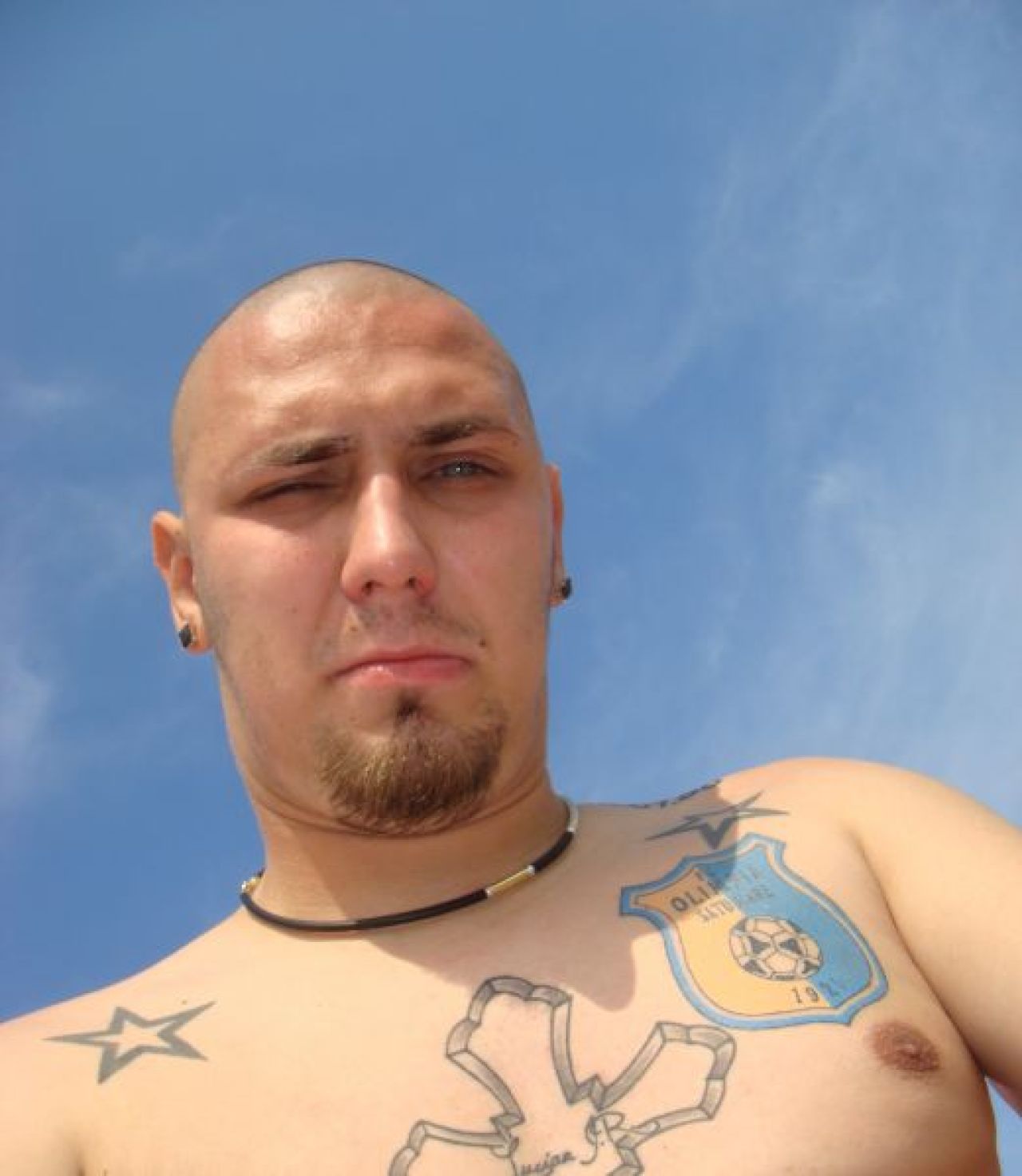 WOW! Si-a tatuat fiecare centimetru pe spate cu Steaua si cei dragi! Trimite-ne si tu tatuajul tau! UPDATE FOTO_27