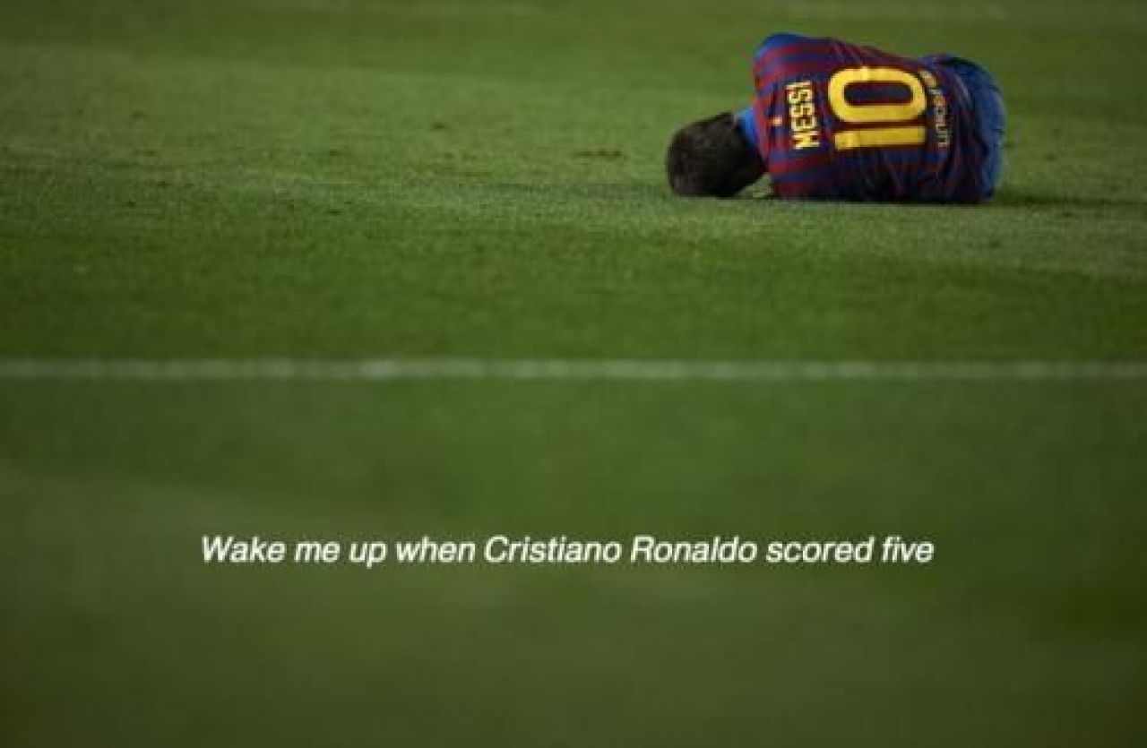 Ei au trait sa joace cu Messi! Noi traim sa il vedem jucand! Pe o scara de la 1 la Messi, unde intra Ronaldo, Mutu si Hagi? :)_1