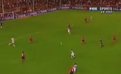 FENOMENAL! De la Roberto Carlos nimeni nu a mai reusit un asemenea efect! Golul care pur si simplu te va lasa masca VIDEO