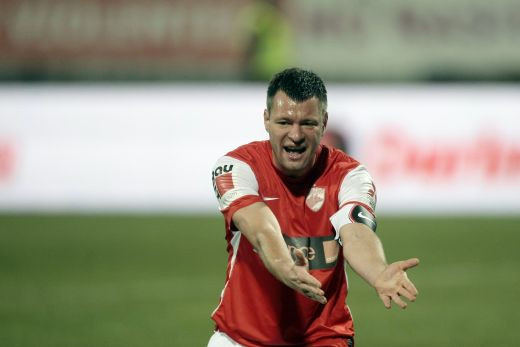 Marius Niculae e fericit! Si nu doar pentru Steaua! :) A fost suspendat o etapa si intra cu Rapid!