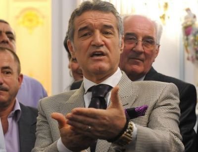 Ilie Stan, DESFIINTAT de cineva din interior! Becali l-a dat de gol pe omul cu care s-a consultat in alcatuirea echipei si care l-a facut praf pe antrenorul Stelei: