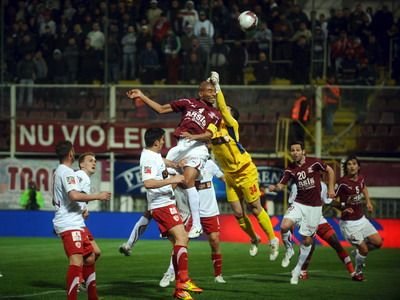 "Am facut Dinamo sa para o echipa mica! Le-a fost frica sa dea penalty pentru Rapid!" Razvan a rabufnit dupa 0-0 cu Dinamo!