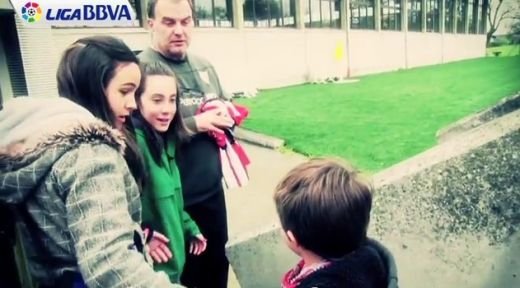 El e GENIUL cu suflet de copil! Gestul IMPRESIONANT al omului de la care Guardiola si Mourinho invata fotbal TOTAL