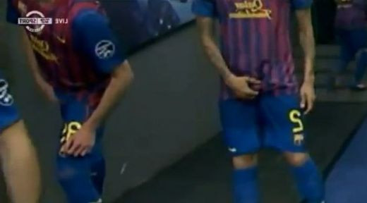 DOVADA ca jucatorii Barcei sunt prea mari! VIDEO GENIAL! Ce probleme au avut cu echipamentul Messi Co :)