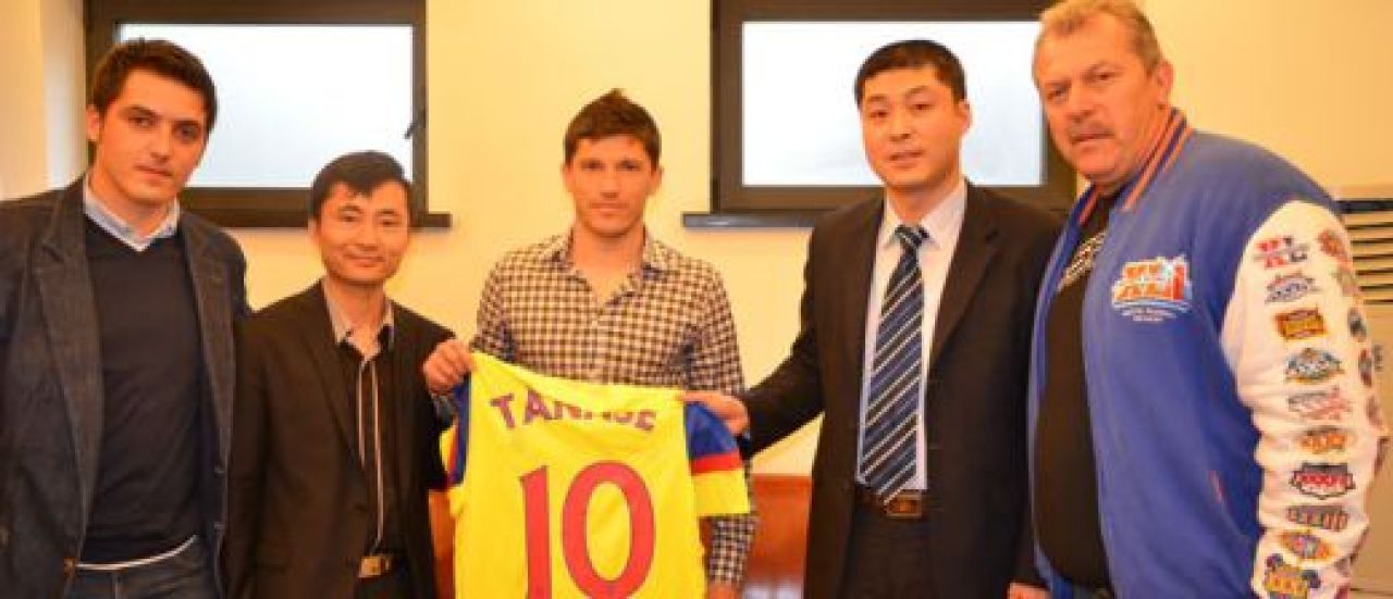 FOTO: Chinezii s-au indragostit de Tanase si au pus mana pe el :) De ce invitatie SURPRIZA a avut parte stelistul_2