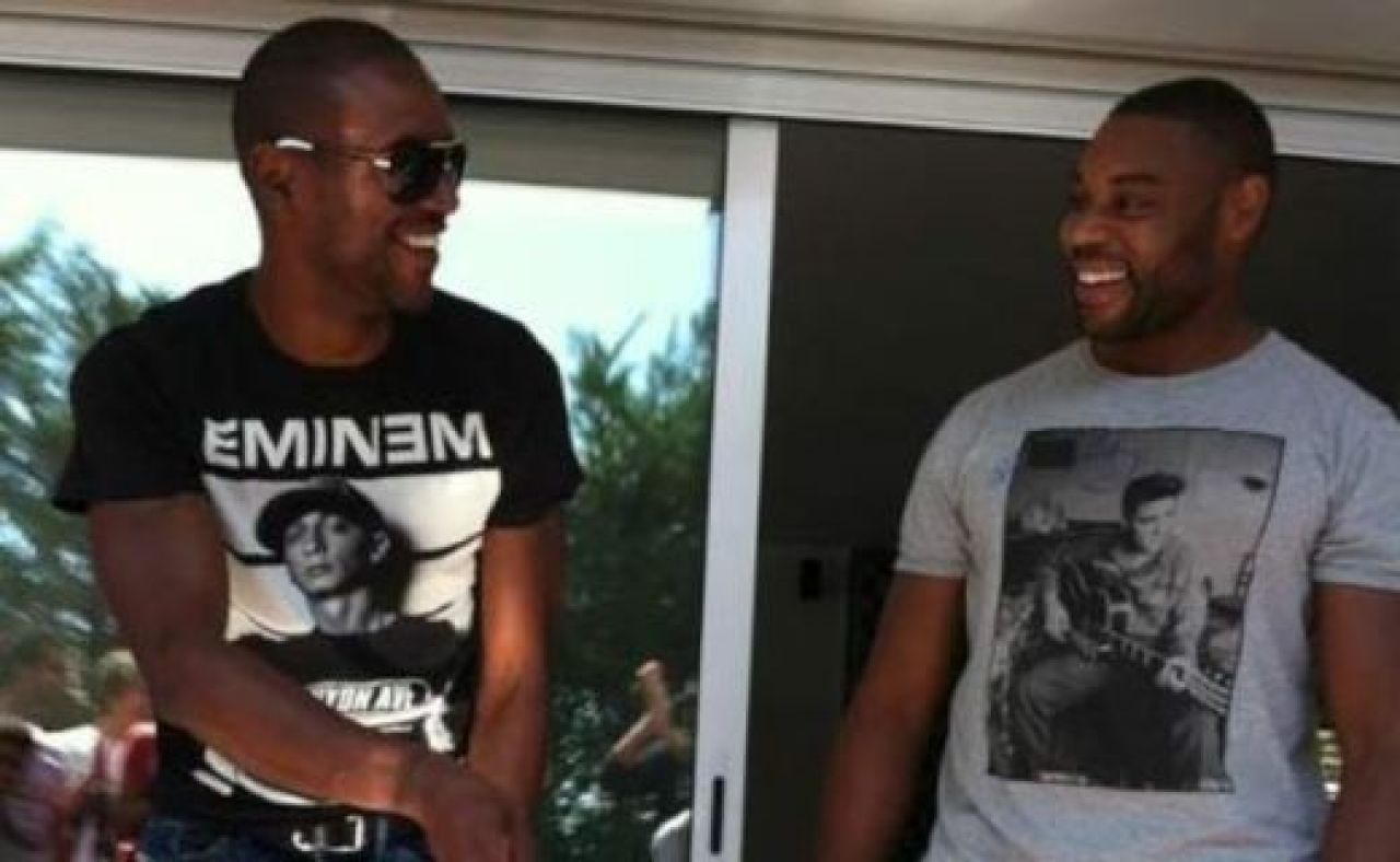 SUPER FOTO! Barca a petrecut Pastele acasa la Abidal! Pique a comis-o si a fost ARUNCAT IN PISCINA! :)_4