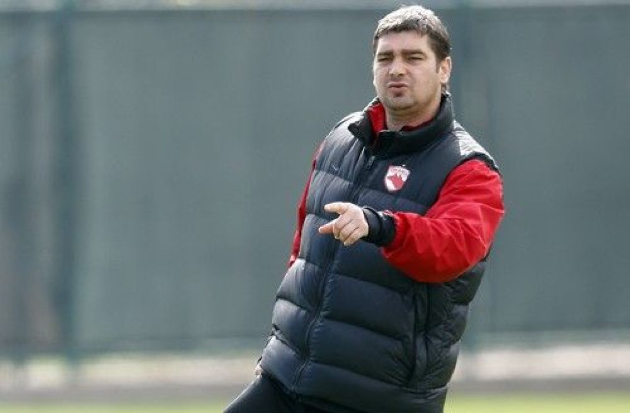 1 antrenor de CARTON, 2 care s-au nascut sa urasca Steaua! Becali poate sa inceapa sa planga daca lupta asta se va da intre ORGOLIOSI:_5