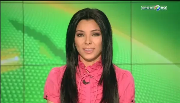 VIDEO Foarte tare! O fetita din Romania a oprit un meci de box al mamei ei: "Ne-a pufnit rasul si pe mine si pe adversara"