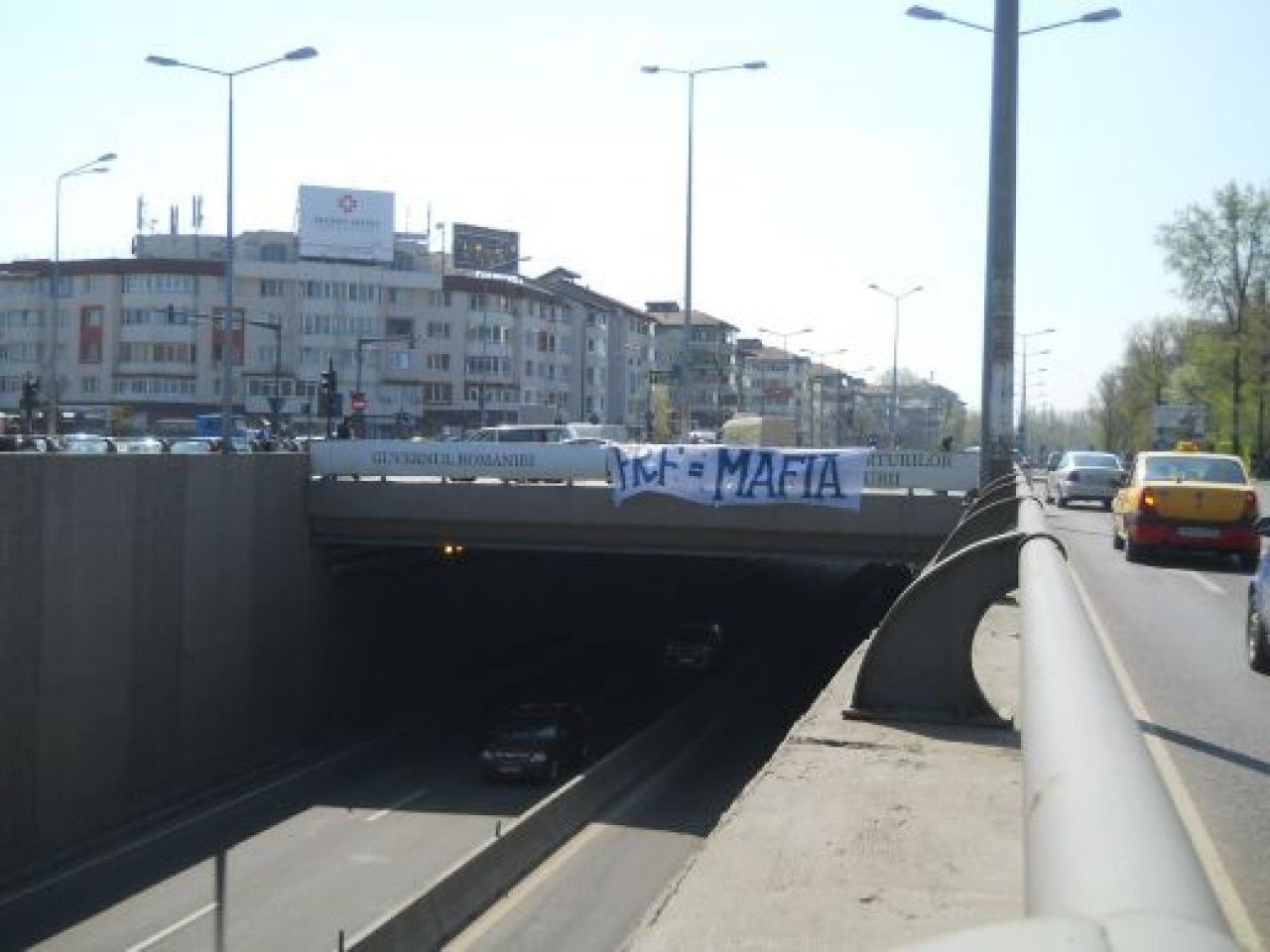 FOTO! Imaginile pe care Sandu s-a chinuit sa i le ascunda lui Platini la Bucuresti! Cu ce s-a trezit la prezentarea trofeului Europa League_1