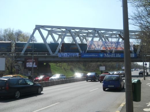FOTO! Imaginile pe care Sandu s-a chinuit sa i le ascunda lui Platini la Bucuresti! Cu ce s-a trezit la prezentarea trofeului Europa League_4